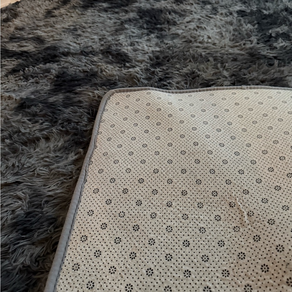 Safavieh Gray and Black Shag Area Rug, 6x9 - Picture 4 of 8